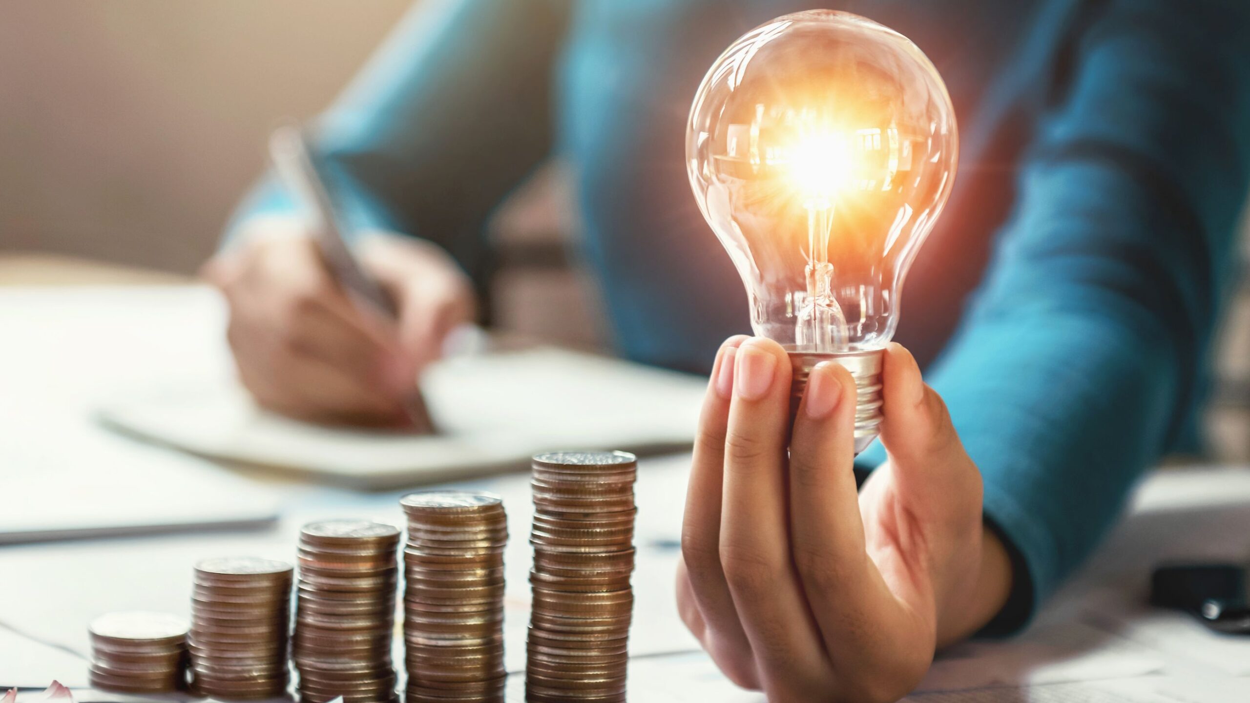 Starke Volatilität der Strompreise im Jahr 2025
